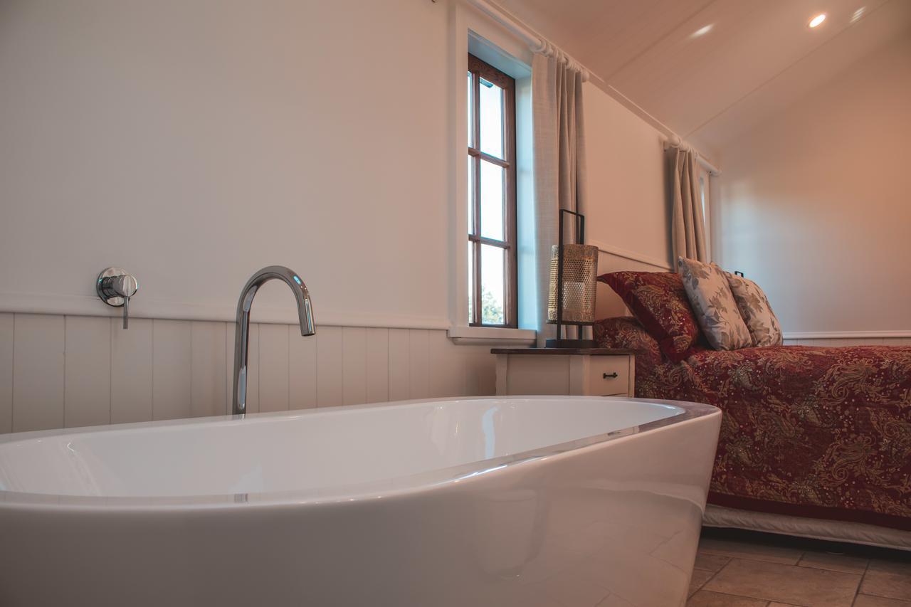 Woodside Orchard Hotel Грейтаун Екстериор снимка