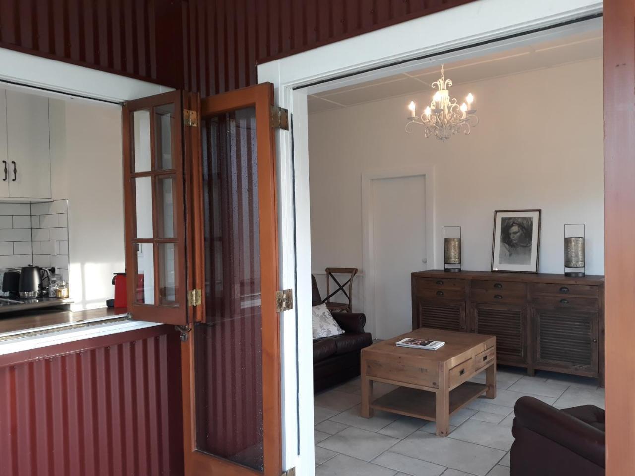 Woodside Orchard Hotel Грейтаун Екстериор снимка