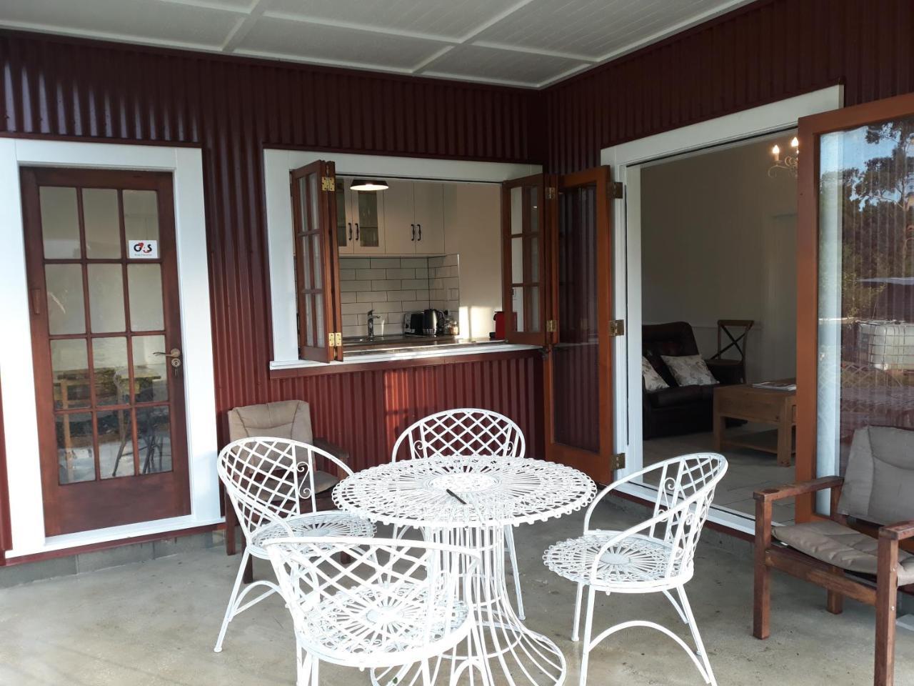 Woodside Orchard Hotel Грейтаун Екстериор снимка